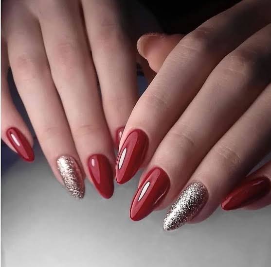 Класически маникюр с терапия